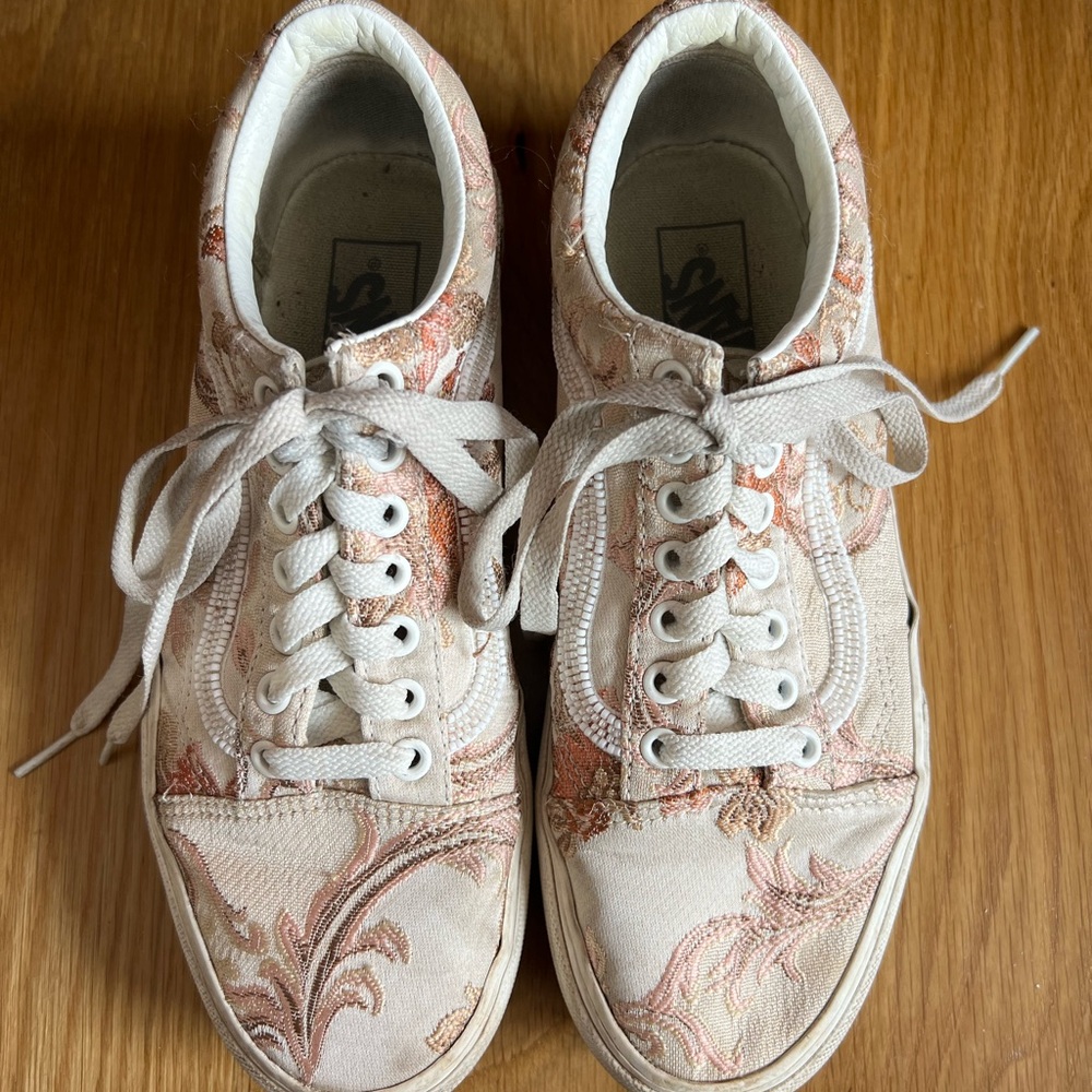 VANS x FREE PEOPLE Brocade Embroidered Beaded Sneakers size 9